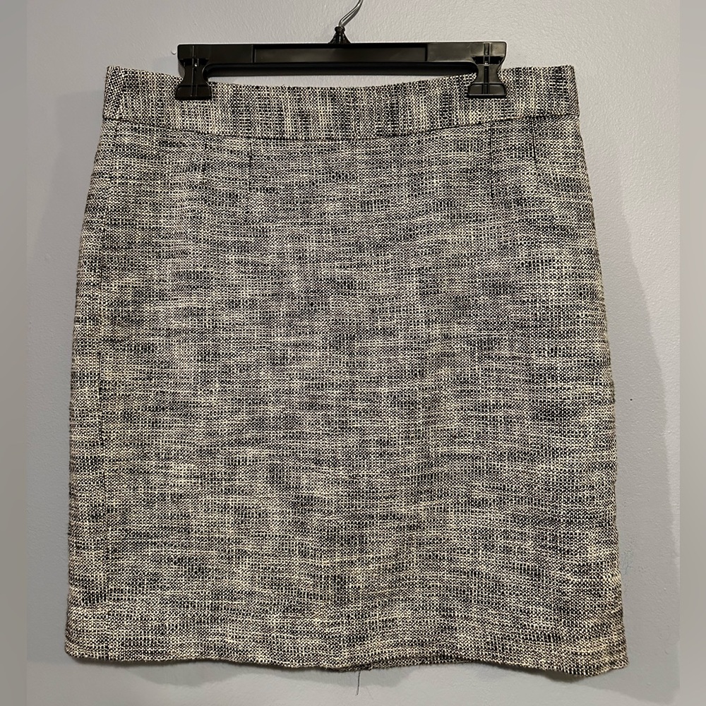 Black and white possible to use silver or even grey to make an awesome outfit.